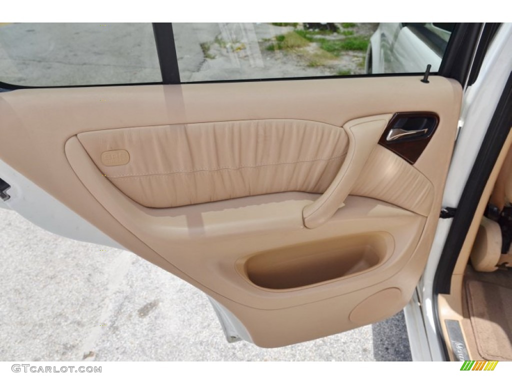 2002 ML 320 4Matic - Alabaster White / Java photo #12