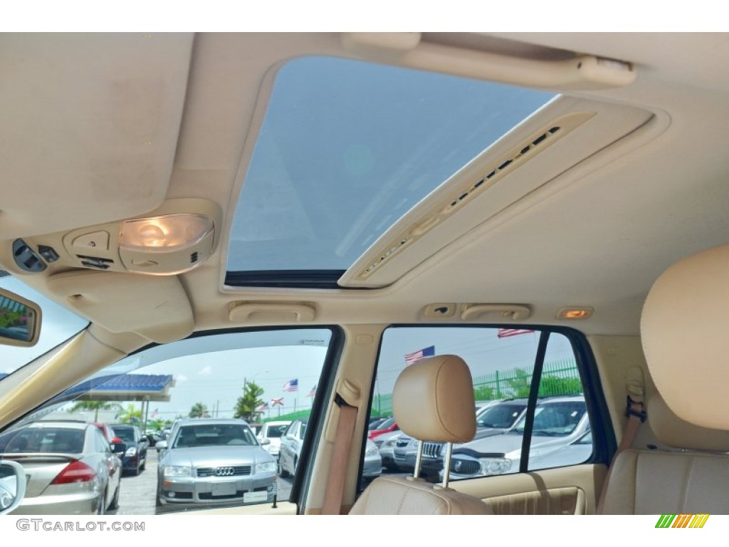2002 ML 320 4Matic - Alabaster White / Java photo #25
