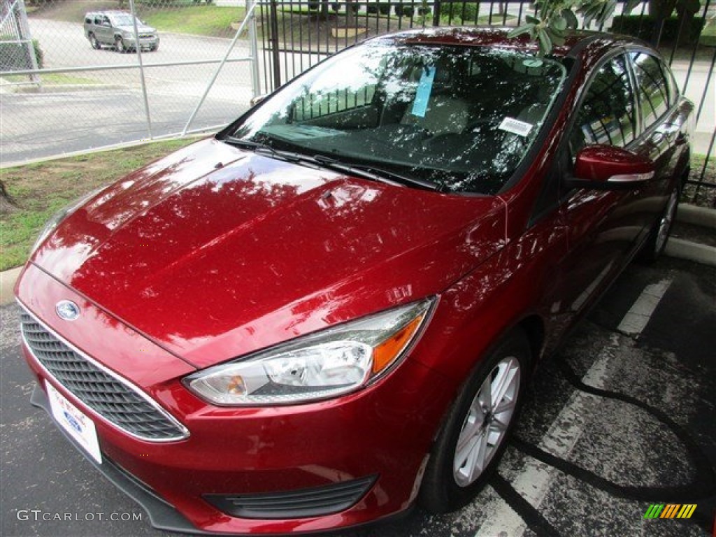 2015 Focus SE Sedan - Ruby Red Metallic / Medium Light Stone photo #2