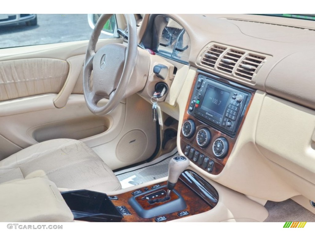 2002 ML 320 4Matic - Alabaster White / Java photo #41