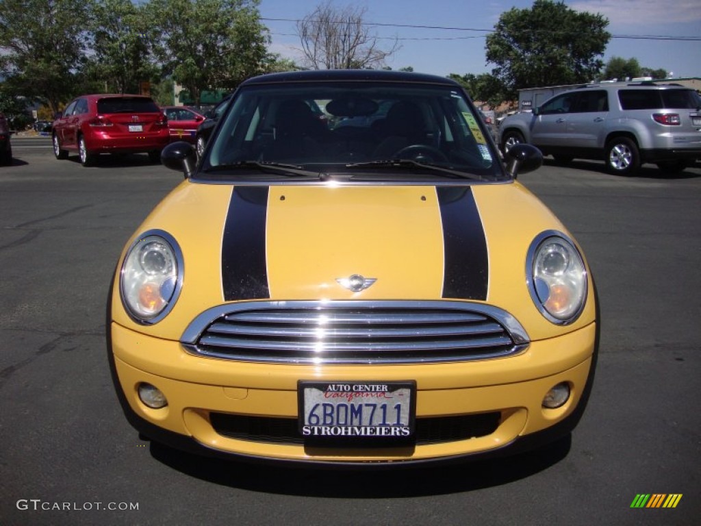2007 Cooper Hardtop - Mellow Yellow / Carbon Black/Carbon Black photo #2