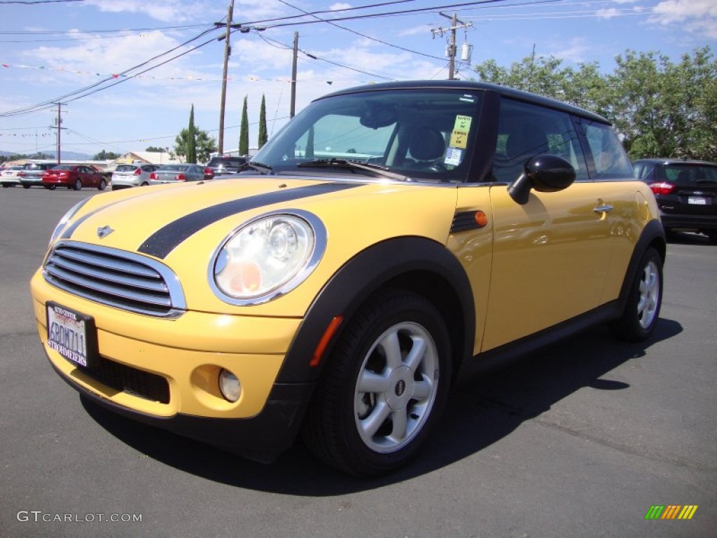 2007 Cooper Hardtop - Mellow Yellow / Carbon Black/Carbon Black photo #3