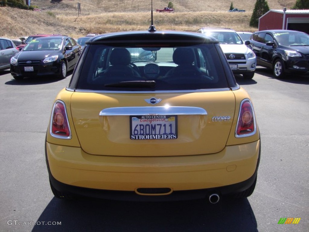 2007 Cooper Hardtop - Mellow Yellow / Carbon Black/Carbon Black photo #6