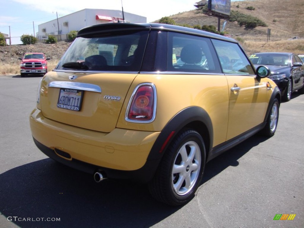 2007 Cooper Hardtop - Mellow Yellow / Carbon Black/Carbon Black photo #7