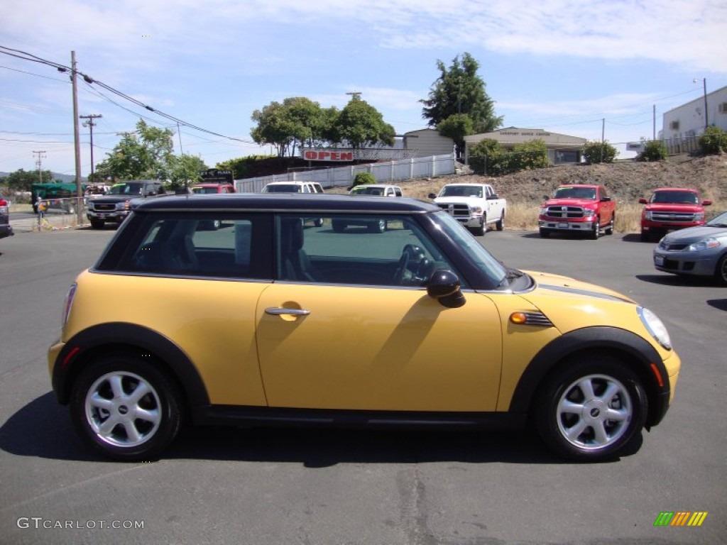 2007 Cooper Hardtop - Mellow Yellow / Carbon Black/Carbon Black photo #8