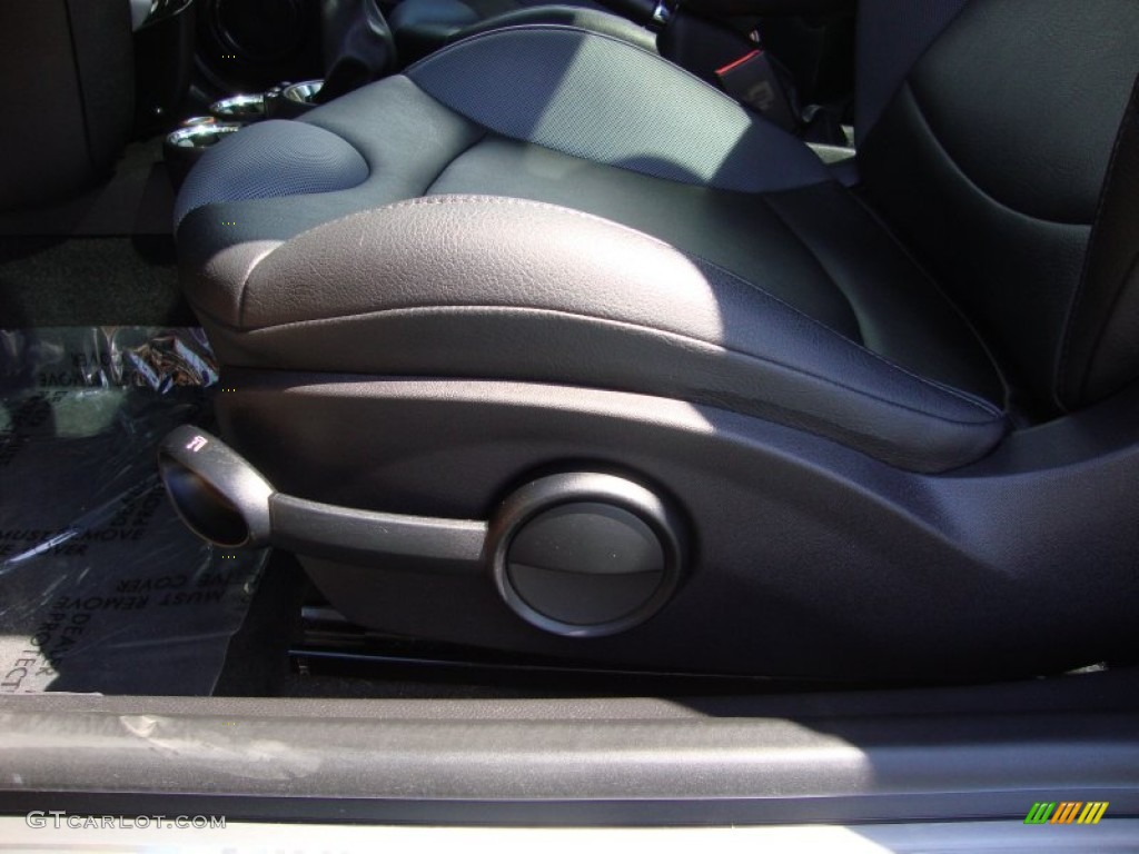 2007 Cooper Hardtop - Mellow Yellow / Carbon Black/Carbon Black photo #20