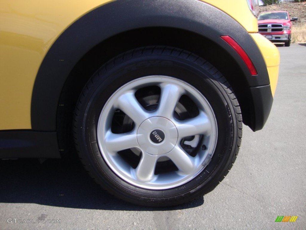 2007 Cooper Hardtop - Mellow Yellow / Carbon Black/Carbon Black photo #23