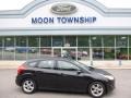 Tuxedo Black - Focus SE Hatchback Photo No. 1