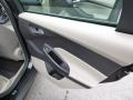 Tuxedo Black - Focus SE Hatchback Photo No. 14