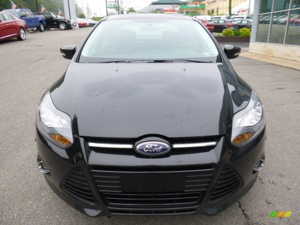 2013 Focus Titanium Sedan - Tuxedo Black / Charcoal Black photo #3