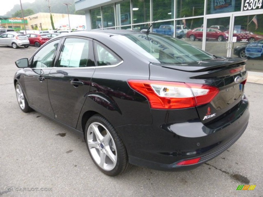 2013 Focus Titanium Sedan - Tuxedo Black / Charcoal Black photo #8