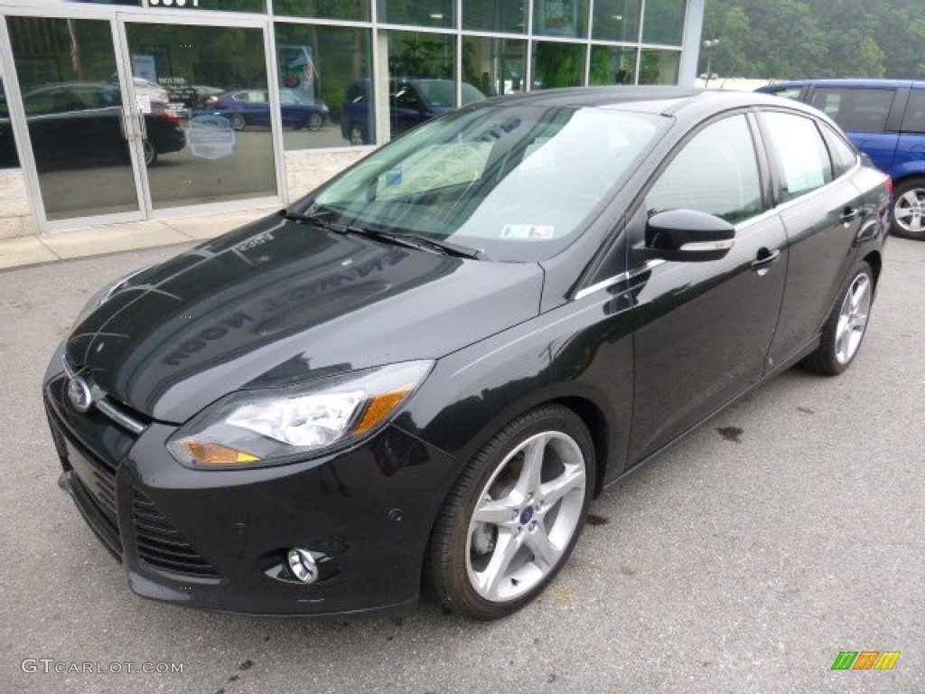 2013 Focus Titanium Sedan - Tuxedo Black / Charcoal Black photo #9