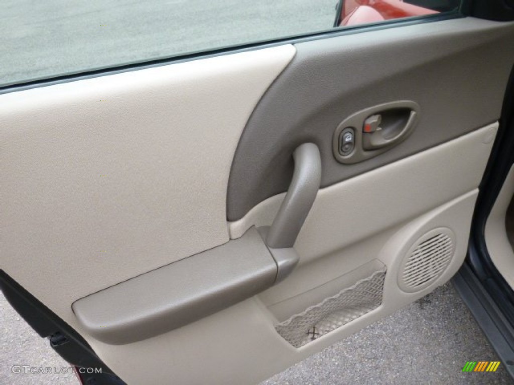 2003 VUE V6 AWD - Orange / Light Tan photo #11