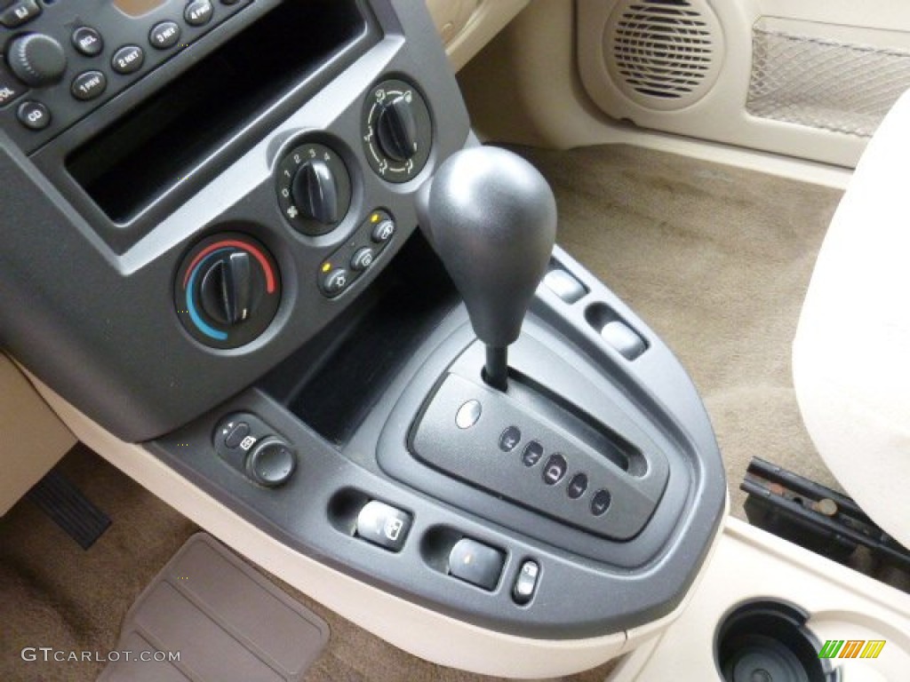 2003 VUE V6 AWD - Orange / Light Tan photo #12