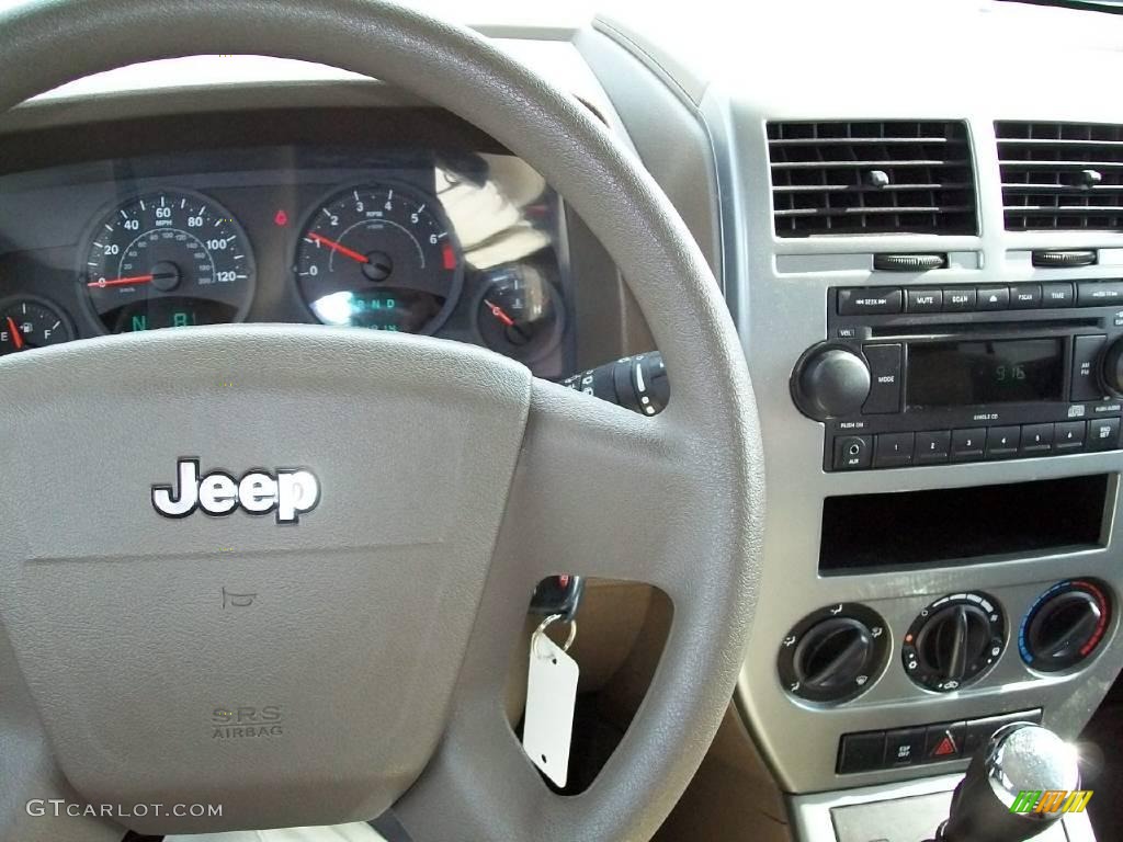 2007 Patriot Sport 4x4 - Light Khaki Metallic / Pastel Pebble Beige photo #3