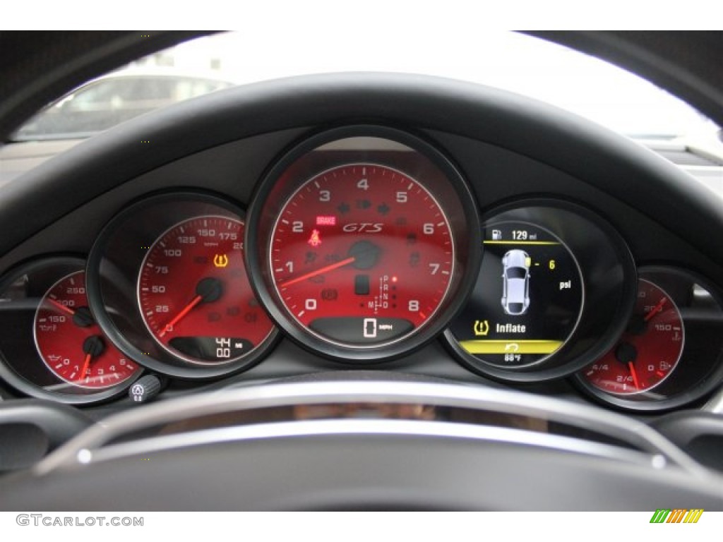2015 Porsche Panamera GTS Gauges Photos