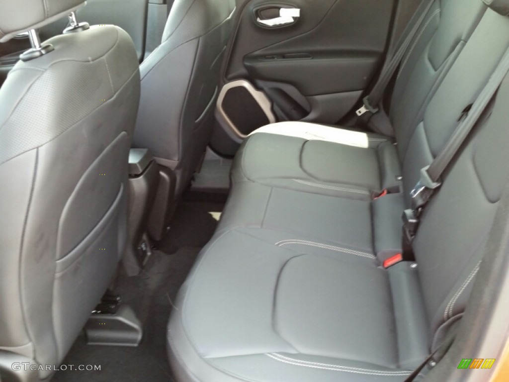 2015 Jeep Renegade Limited 4x4 Rear Seat Photos