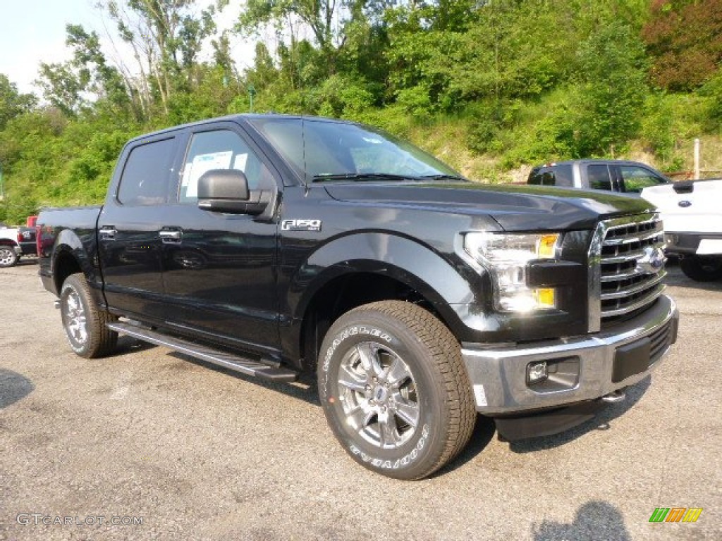 2015 F150 XLT SuperCrew 4x4 - Tuxedo Black Metallic / Medium Earth Gray photo #1