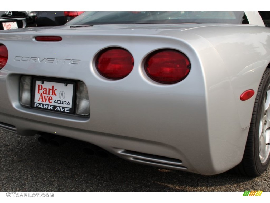 2000 Corvette Coupe - Sebring Silver Metallic / Black photo #26