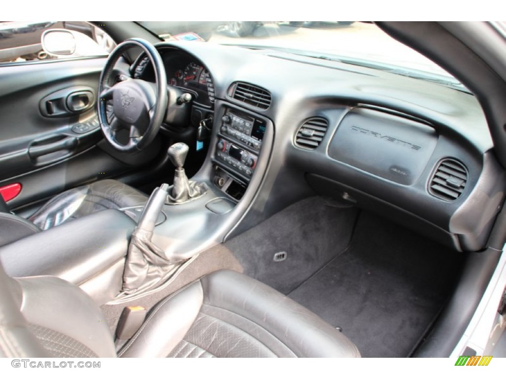 2000 Chevrolet Corvette Coupe Black Dashboard Photo #105288475
