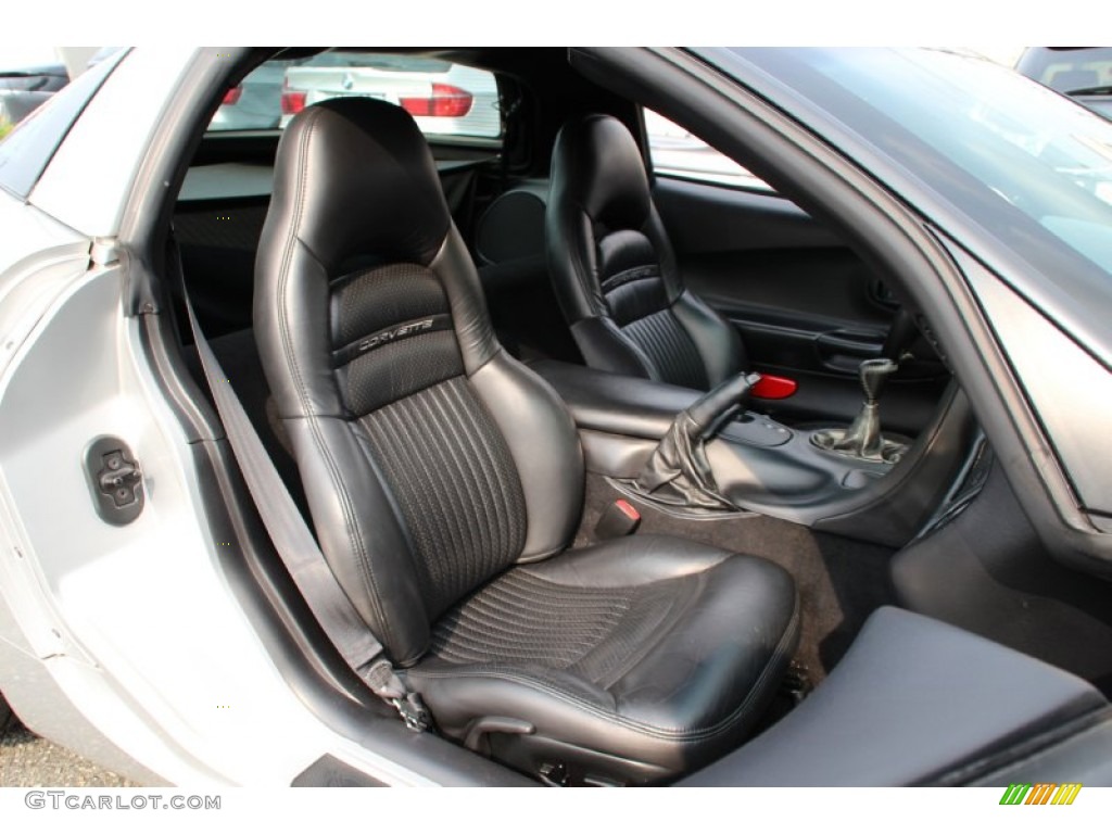 2000 Chevrolet Corvette Coupe Front Seat Photo #105288521