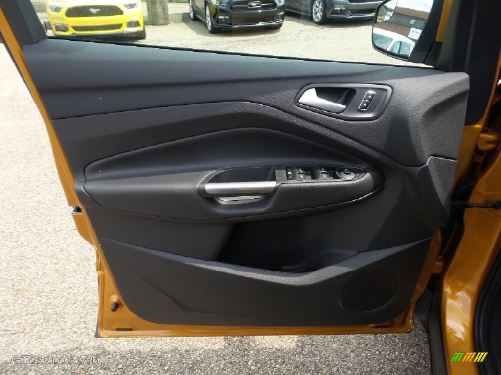 2016 Ford Escape SE 4WD Charcoal Black Door Panel Photo #105299157
