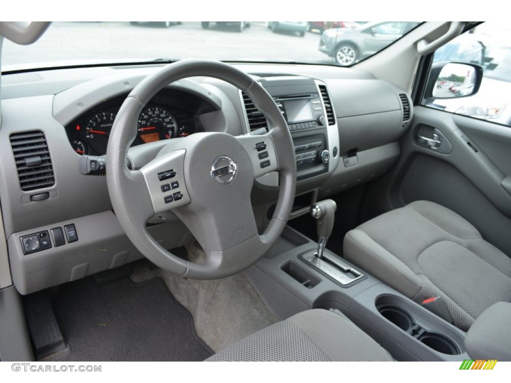 2013 Frontier SV V6 Crew Cab - Glacier White / Steel photo #11