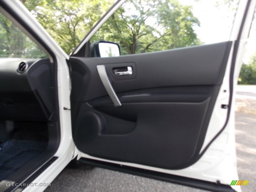 2008 Rogue S AWD - Phantom White Pearl / Black/Red photo #17