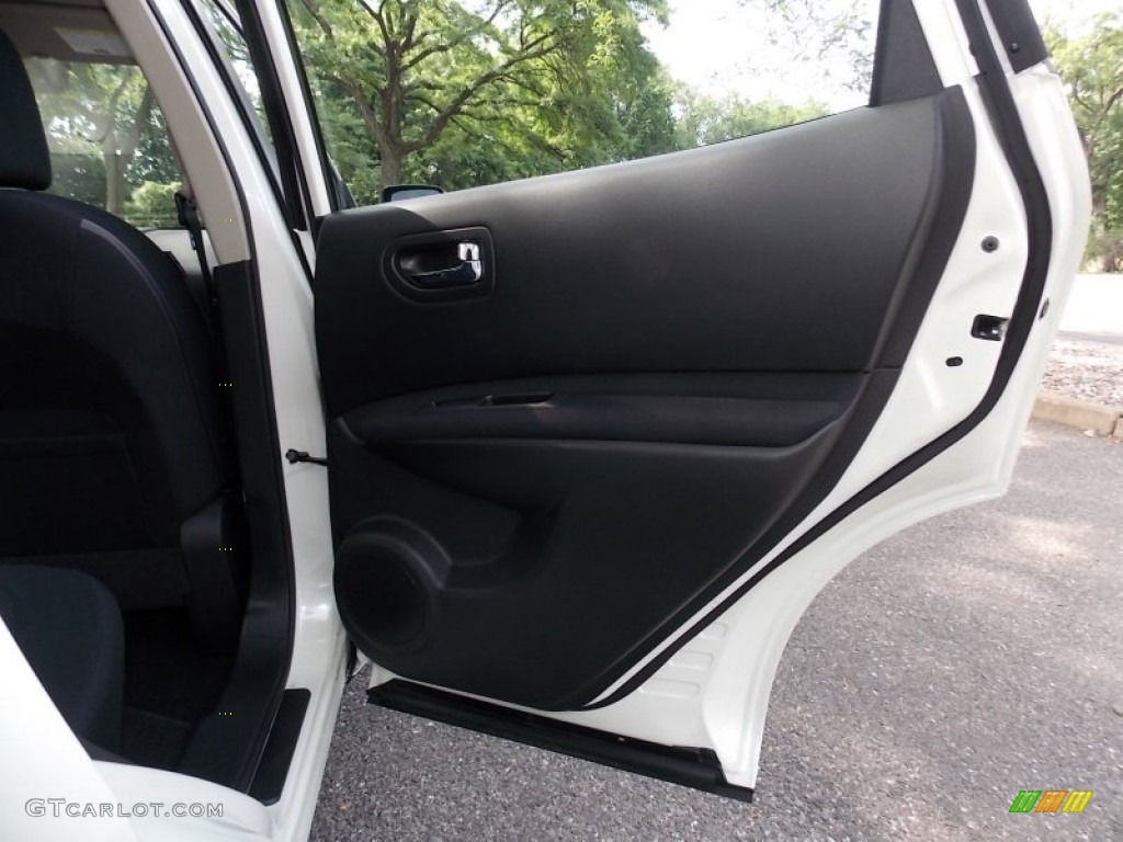 2008 Rogue S AWD - Phantom White Pearl / Black/Red photo #20