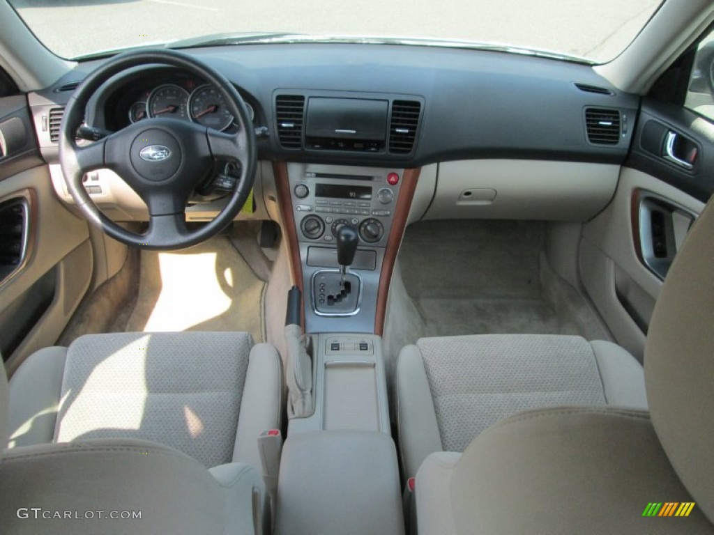 2006 Outback 2.5i Wagon - Champagne Gold Opalescent / Taupe photo #23