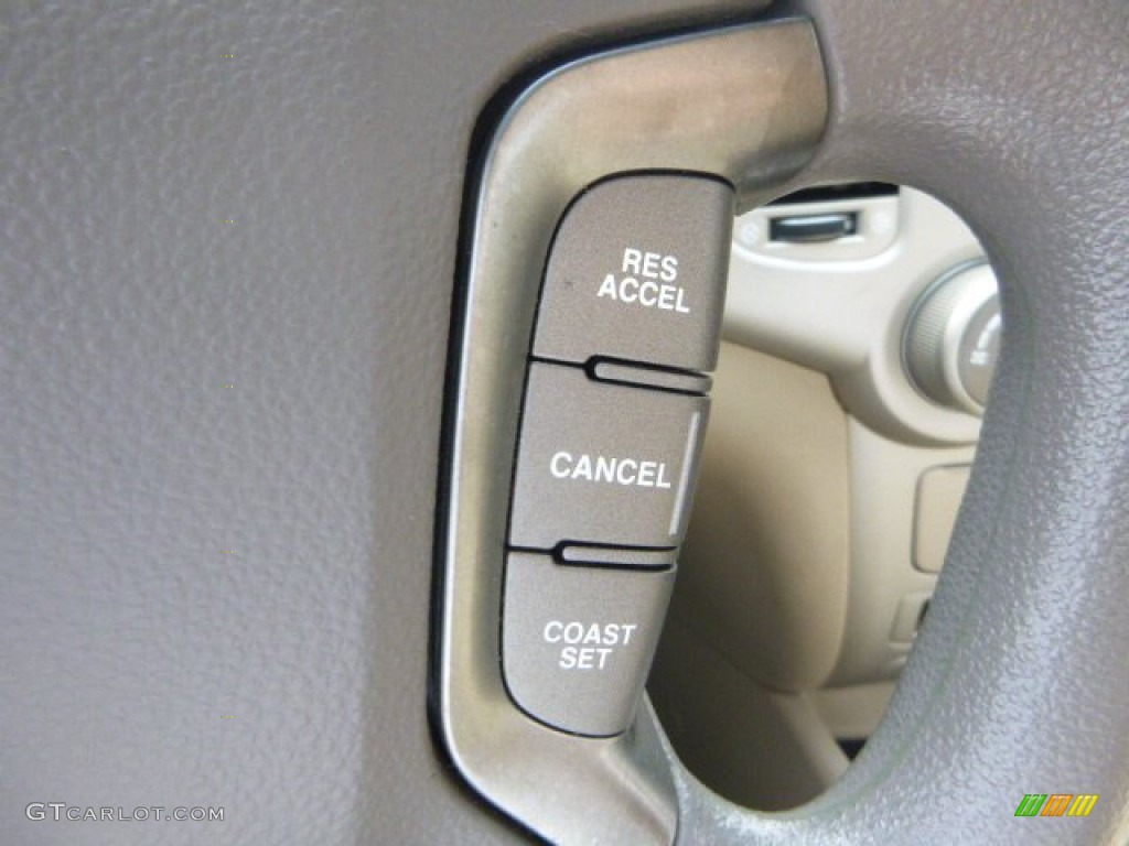 2008 Optima LX - Clear White / Beige photo #16