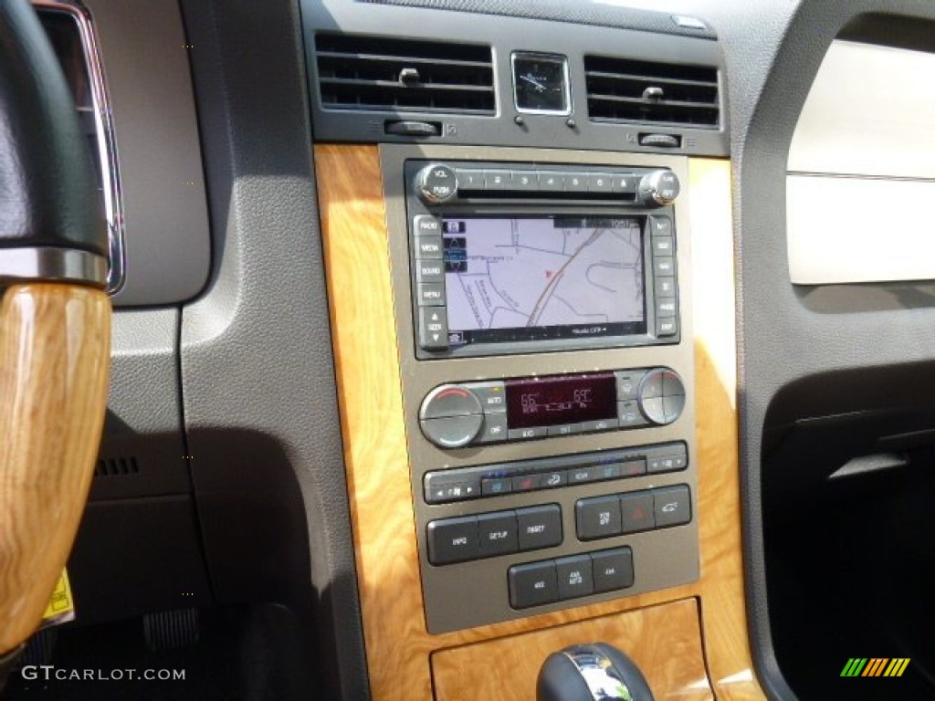 2014 Lincoln Navigator 4x4 Controls Photo #105306791