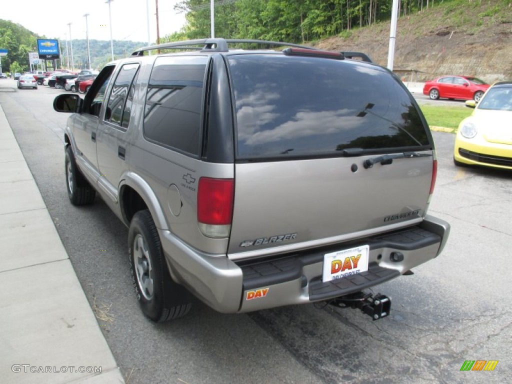 2002 Blazer LS 4x4 - Light Pewter Metallic / Graphite photo #6