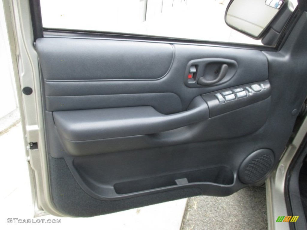 2002 Blazer LS 4x4 - Light Pewter Metallic / Graphite photo #19