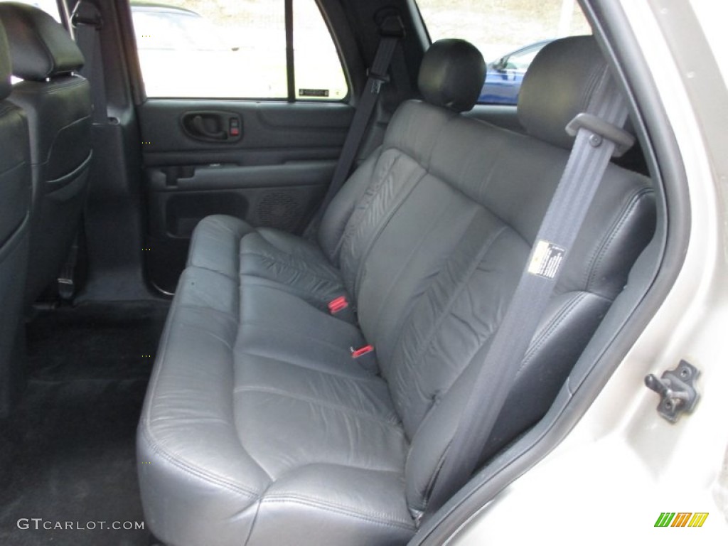 2002 Blazer LS 4x4 - Light Pewter Metallic / Graphite photo #22