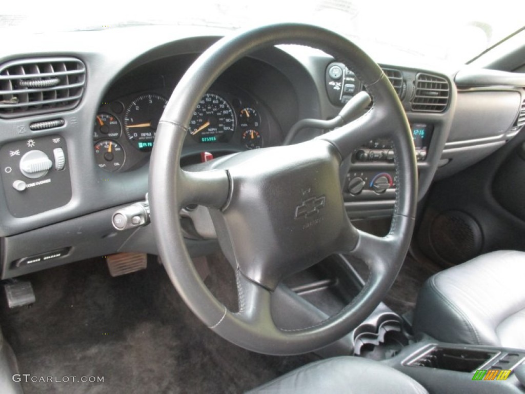 2002 Blazer LS 4x4 - Light Pewter Metallic / Graphite photo #24