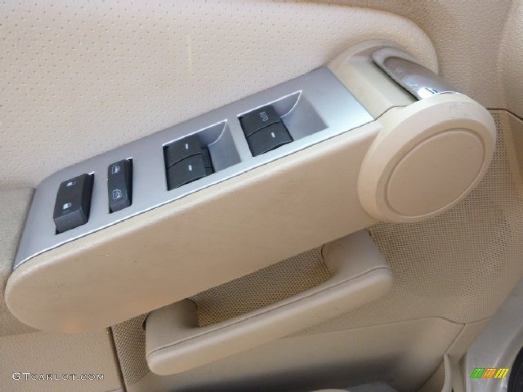 2006 Mountaineer Premier AWD - Oxford White / Camel photo #11