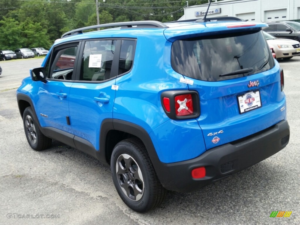 2015 Renegade Latitude 4x4 - Sierra Blue / Black photo #4