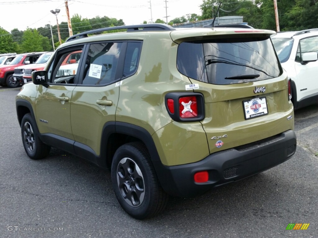 2015 Renegade Latitude 4x4 - Commando Green / Black photo #4