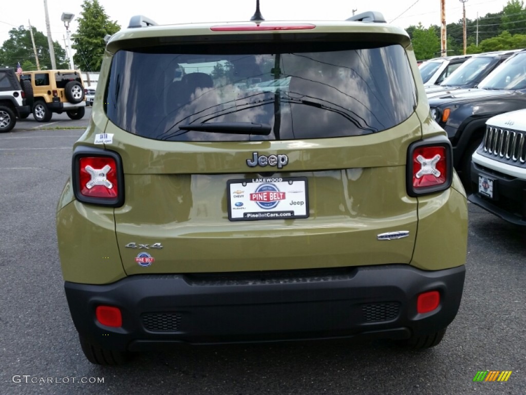 2015 Renegade Latitude 4x4 - Commando Green / Black photo #5