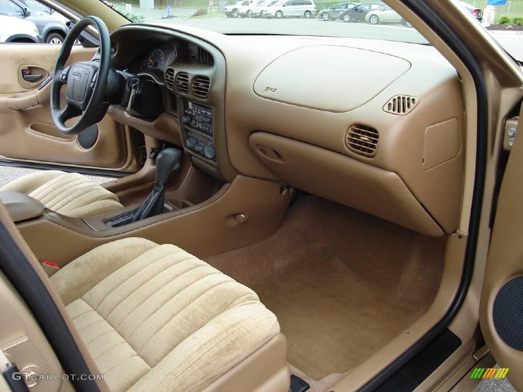 1998 Grand Prix GT Sedan - Gold Metallic / Camel photo #20