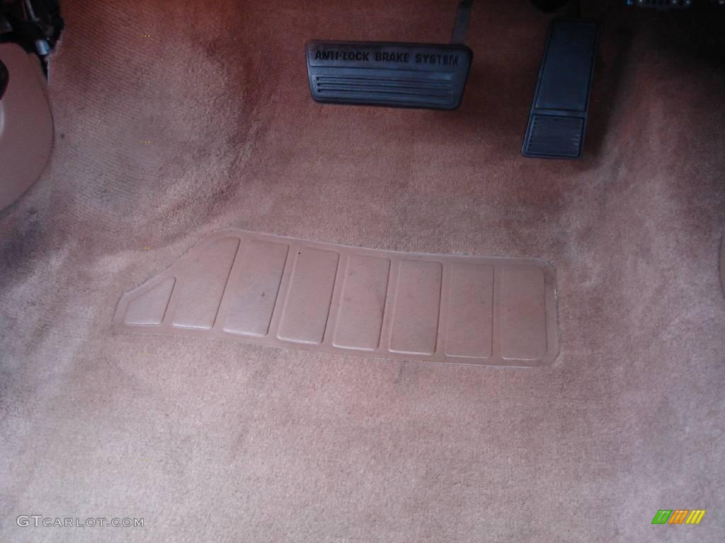 1998 Grand Prix GT Sedan - Gold Metallic / Camel photo #28