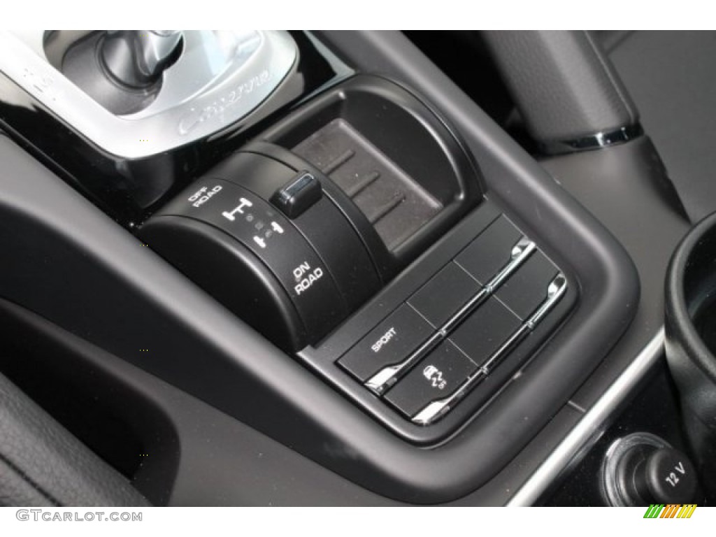 2015 Porsche Cayenne Diesel Controls Photos