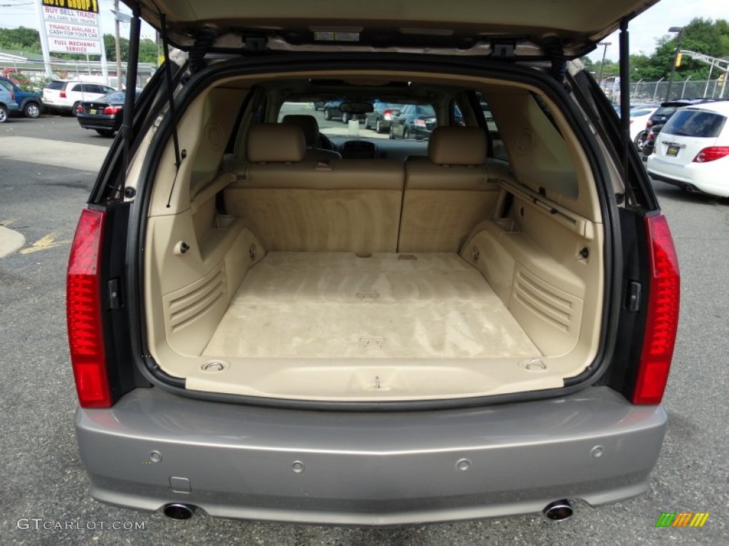 2006 Cadillac SRX V8 Trunk Photos