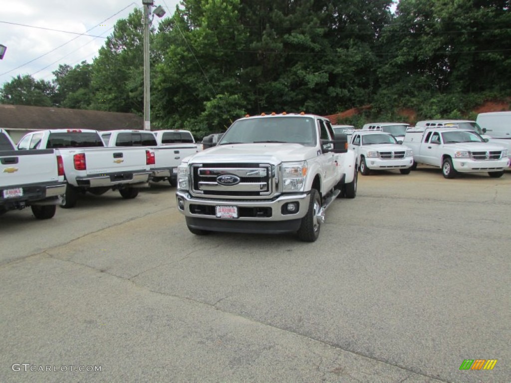 Oxford White Ford F350 Super Duty