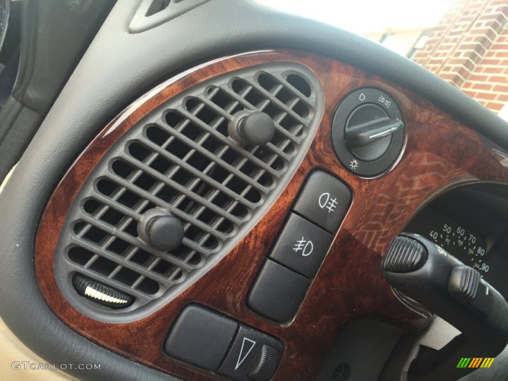 2001 Saab 9-3 SE Convertible Controls Photos