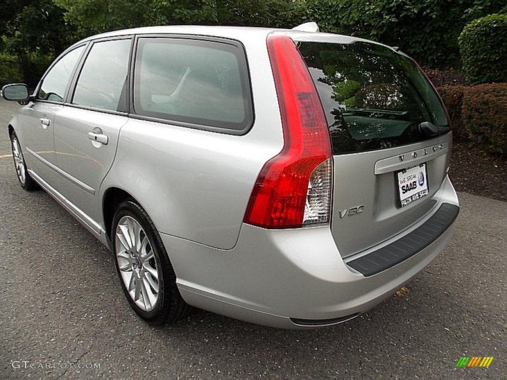2010 V50 2.4i - Silver Metallic / Dalaro Off Black T-Tec photo #3