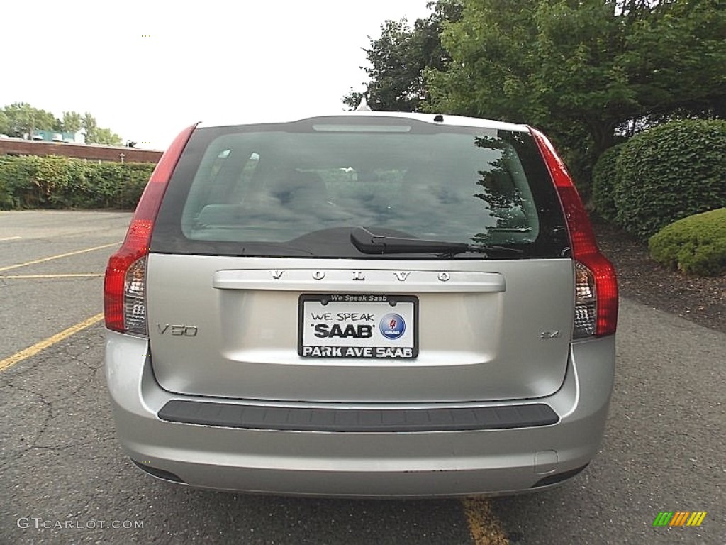 2010 V50 2.4i - Silver Metallic / Dalaro Off Black T-Tec photo #4