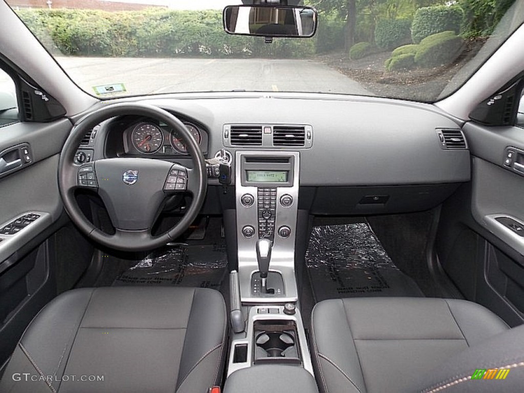 2010 Volvo V50 2.4i Dashboard Photos