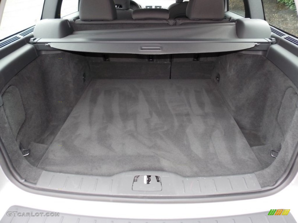 2010 Volvo V50 2.4i Trunk Photos